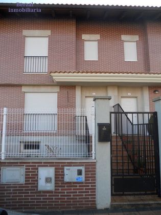 Foto 2 de Casa en venta en Navarrete de 4 habitaciones con terraza y garaje