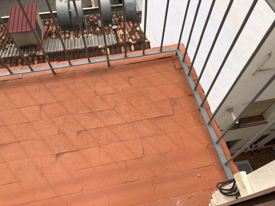 Foto 2 de Venta de piso en Universidad - Los Lirios de 2 habitaciones con terraza y calefacción