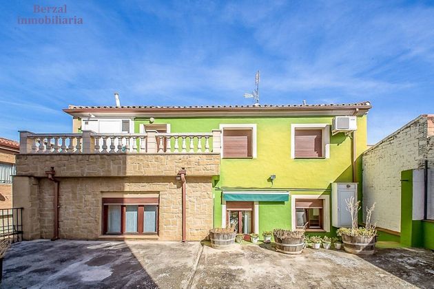 Foto 1 de Casa rural en venda a Alfaro de 9 habitacions amb terrassa i garatge