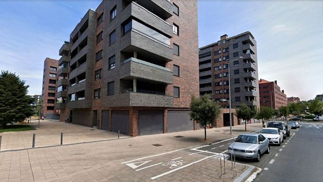 Foto 1 de Local en venda a calle De Zuazo de Vitoria de 138 m²
