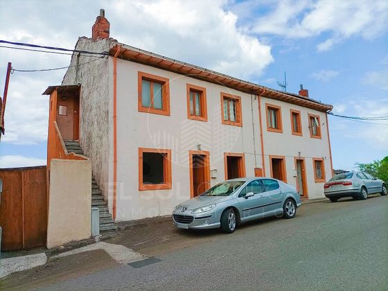 Foto 1 de Xalet en venda a barrio Fondo de 8 habitacions amb jardí