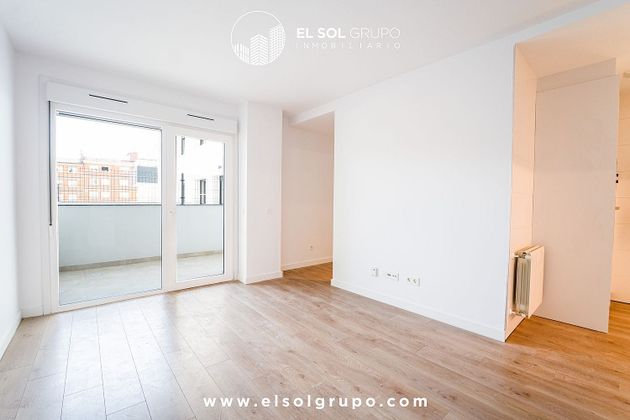 Foto 2 de Piso en venta en Pumarín de 1 habitación con terraza y garaje