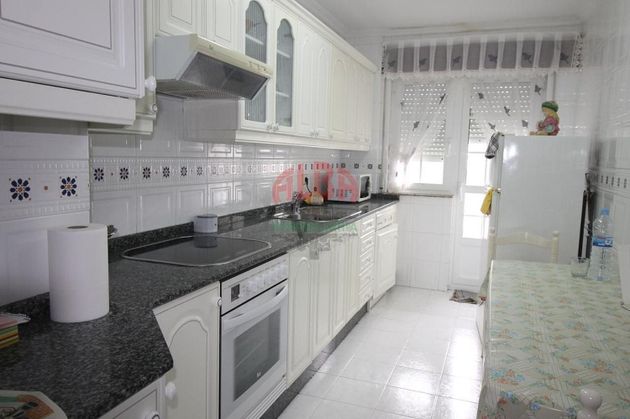 Foto 1 de Piso en venta en Ribadeo de 2 habitaciones con terraza y garaje