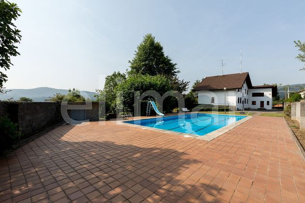 Foto 1 de Xalet en venda a Larrabetzu de 8 habitacions amb terrassa i piscina