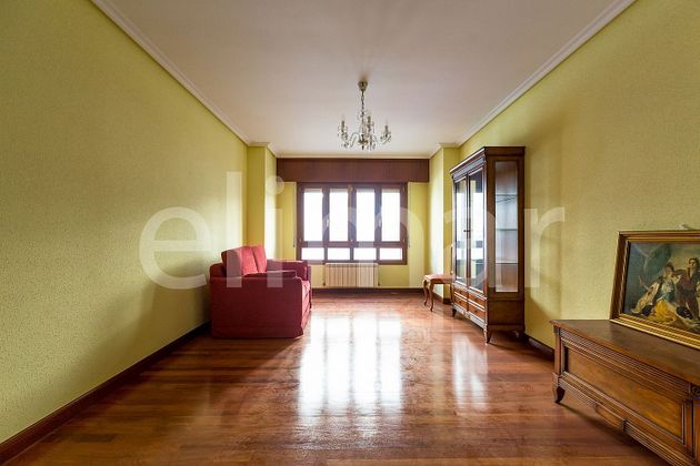 Foto 2 de Venta de piso en Villarcayo de Merindad de Castilla la Vieja de 1 habitación con balcón y calefacción