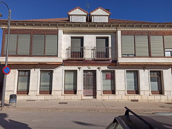 Foto 1 de Casa en venda a Fuensaldaña de 1 habitació amb balcó i calefacció