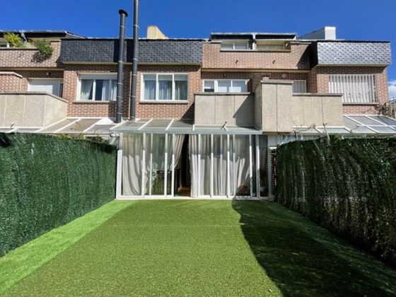 Foto 1 de Casa adossada en venda a Avenida de Madrid de 4 habitacions amb terrassa i garatge