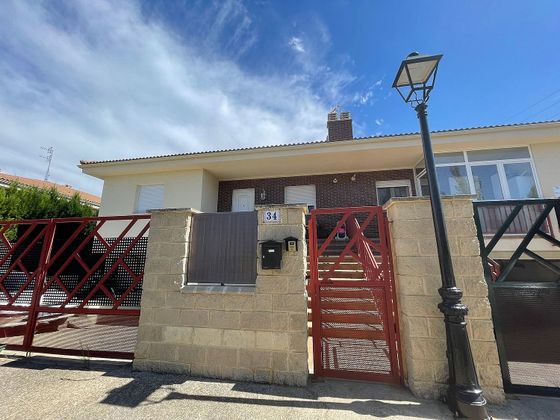 Foto 1 de Casa en venda a Villamartín de Campos de 3 habitacions amb garatge i jardí