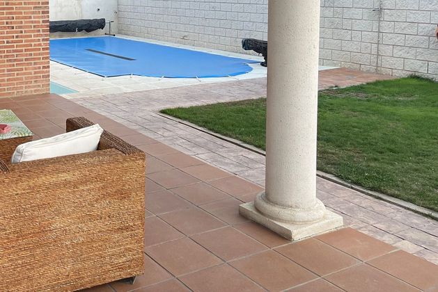 Foto 2 de Chalet en venta en Villalobón de 4 habitaciones con terraza y piscina