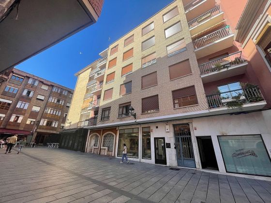 Foto 1 de Pis en venda a Centro - Palencia de 3 habitacions amb terrassa i balcó