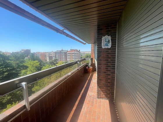 Foto 1 de Pis en venda a Centro - Palencia de 5 habitacions amb terrassa i garatge