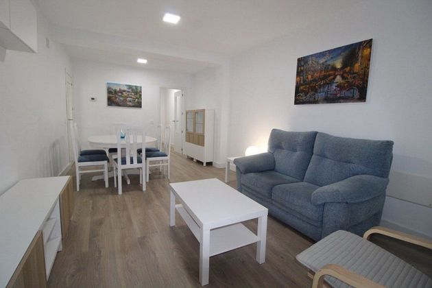 Foto 1 de Pis en lloguer a Milán - Pumarín - Teatinos de 3 habitacions amb terrassa i calefacció
