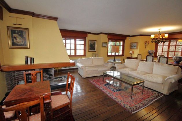 Foto 1 de Casa en venda a Ciudad Naranco de 5 habitacions amb terrassa i garatge