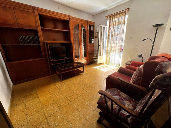 Foto 1 de Casa adossada en venda a calle La Merced de 6 habitacions amb balcó