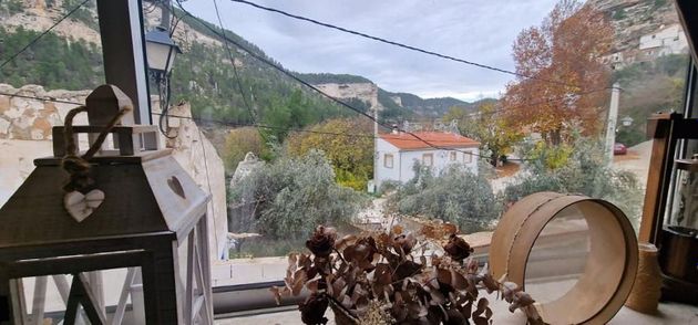 Foto 1 de Venta de casa en Alcalá del Júcar de 2 habitaciones con terraza y balcón
