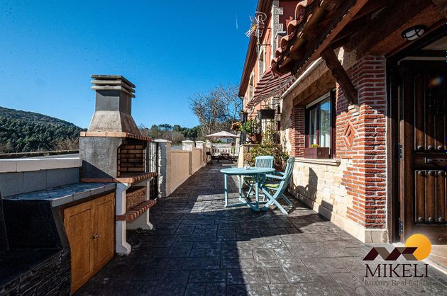 Foto 1 de Casa en venda a barrio La Sierra de 8 habitacions amb terrassa i calefacció