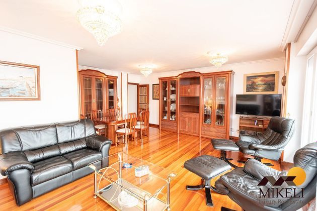 Foto 2 de Ático en alquiler en calle María Cristina de 5 habitaciones con garaje y muebles