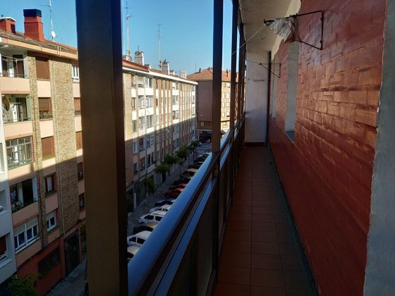 Foto 2 de Venta de piso en San Adrián de 2 habitaciones con balcón y calefacción