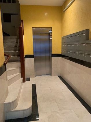 Foto 2 de Venta de piso en Ciudad Vieja de 4 habitaciones con ascensor