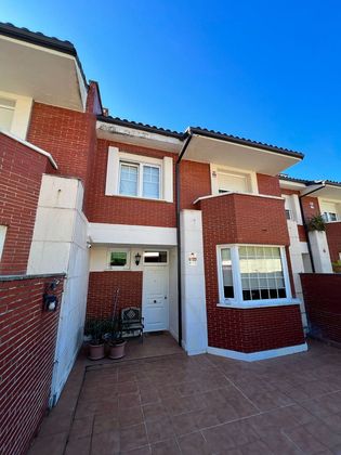 Foto 1 de Casa en venda a calle Arribiazpi de 4 habitacions amb terrassa i piscina