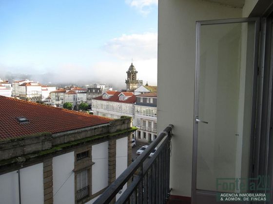 Foto 1 de Pis en venda a Betanzos de 3 habitacions amb balcó i ascensor