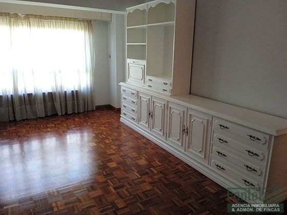Foto 2 de Alquiler de piso en Someso - Matogrande de 3 habitaciones con muebles y ascensor