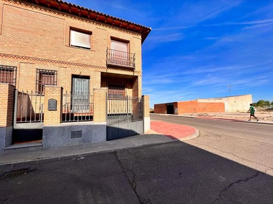 Foto 1 de Venta de casa en calle Perez Galdos de 4 habitaciones con terraza y garaje