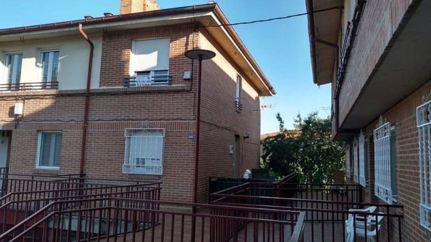 Foto 1 de Casa adosada en venta en avenida De Palencia de 2 habitaciones con terraza y garaje