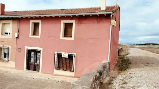 Foto 1 de Casa adossada en venda a carretera Fuencaliente de 5 habitacions amb jardí