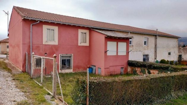 Foto 2 de Casa adosada en venta en carretera Fuencaliente de 5 habitaciones con jardín