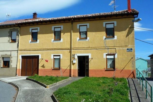 Foto 1 de Casa adossada en venda a calle Santa Eulalia de 3 habitacions amb garatge