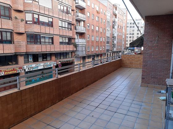 Foto 1 de Pis en venda a Campo de la Juventud de 4 habitacions amb terrassa i garatge