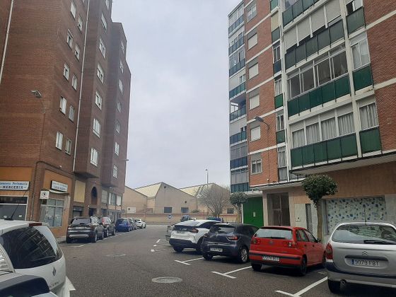 Foto 1 de Pis en venda a Avenida de Madrid de 3 habitacions amb terrassa i balcó