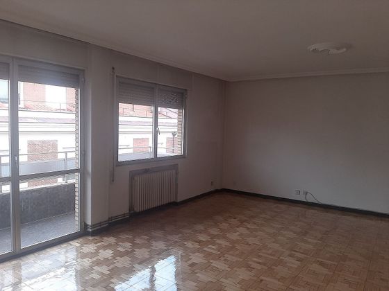 Foto 1 de Venta de piso en Centro - Palencia de 4 habitaciones con balcón y calefacción
