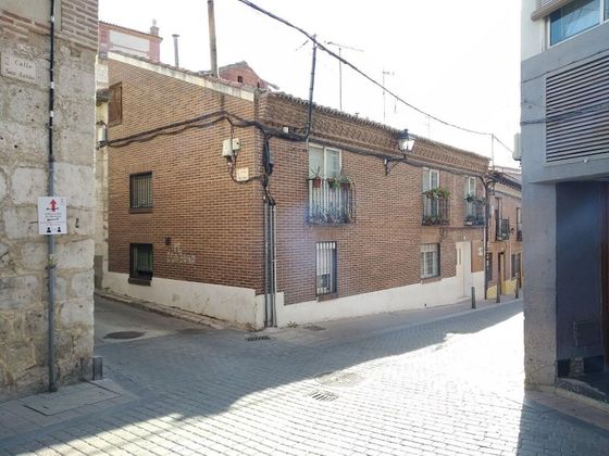 Foto 2 de Venta de chalet en calle San Vicente de 5 habitaciones con balcón y calefacción