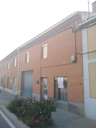 Foto 2 de Xalet en venda a calle Nueva de 4 habitacions amb terrassa i calefacció