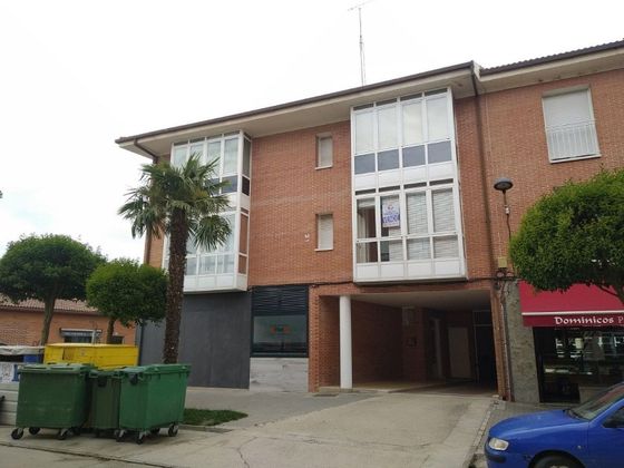 Foto 2 de Piso en venta en calle Hortelanos de 3 habitaciones con terraza y balcón