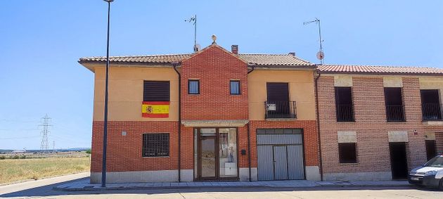 Foto 2 de Xalet en venda a calle Torrelobaton de 5 habitacions amb terrassa i piscina