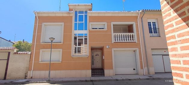 Foto 2 de Xalet en venda a calle Saturnino Abuín de 4 habitacions amb terrassa i piscina