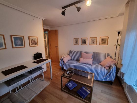 Foto 2 de Piso en alquiler en Numancia - San Fernando de 3 habitaciones con terraza y muebles