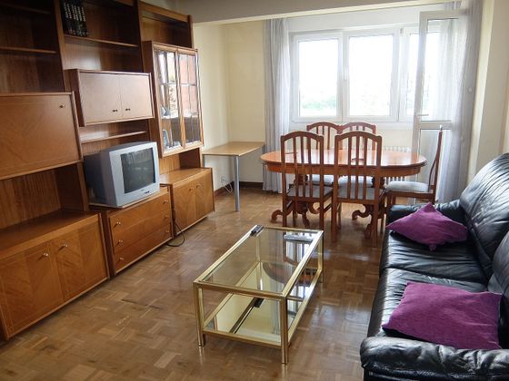 Foto 1 de Alquiler de piso en Ermitagaña - Mendebaldea de 3 habitaciones con terraza y muebles