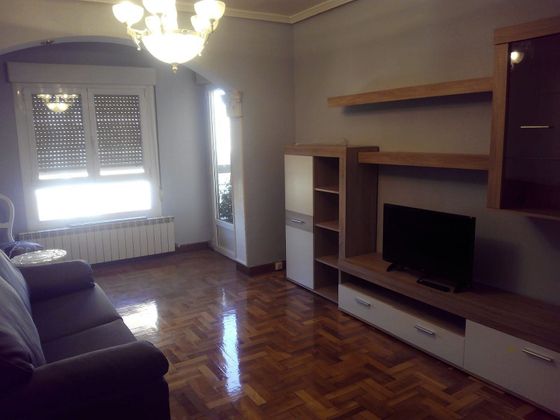 Foto 1 de Alquiler de piso en Barañain de 3 habitaciones con muebles y calefacción