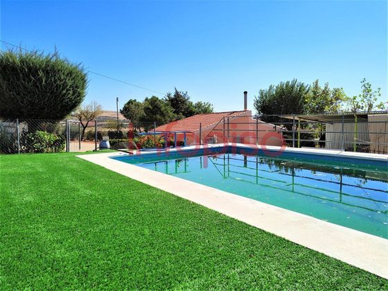 Foto 1 de Casa rural en venda a Valdepeñas de 3 habitacions amb terrassa i piscina