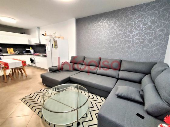 Foto 1 de Piso en venta en Valdepeñas de 3 habitaciones con terraza y muebles