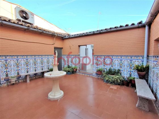 Foto 1 de Casa en venda a Valdepeñas de 3 habitacions amb terrassa i mobles