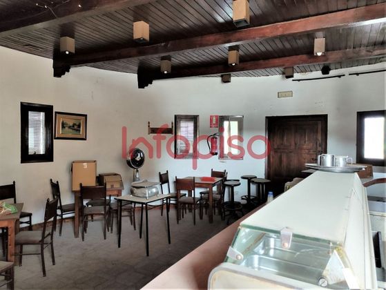 Foto 2 de Local en venta en Valdepeñas con terraza y aire acondicionado