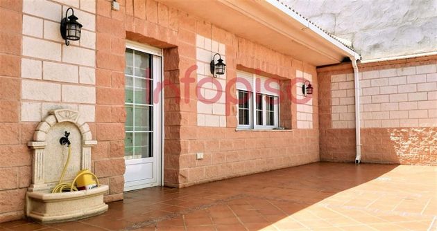 Foto 1 de Piso en venta en Valdepeñas de 3 habitaciones con terraza y garaje