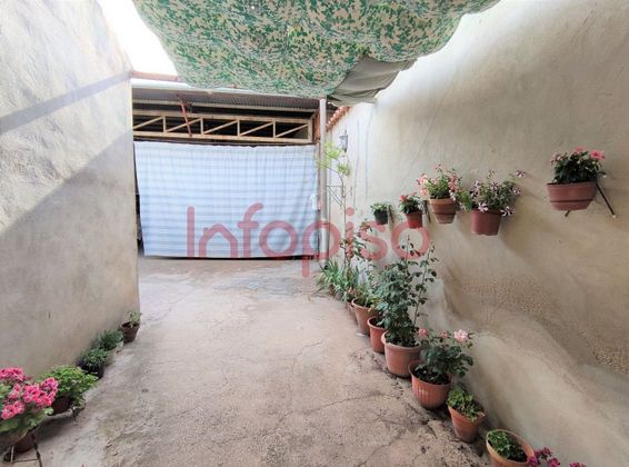 Foto 2 de Casa en venda a Valdepeñas de 2 habitacions amb terrassa i garatge