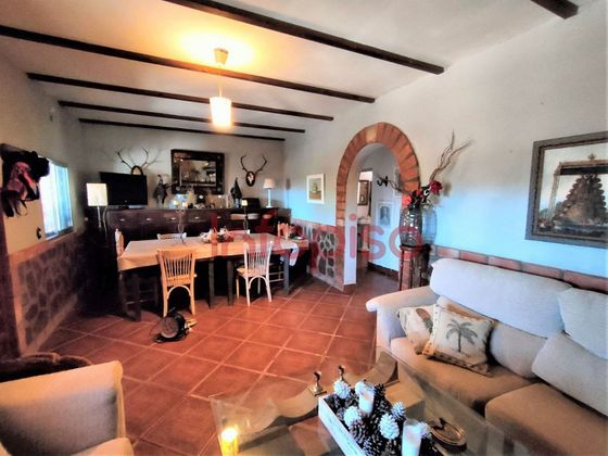 Foto 1 de Casa en venda a Valdepeñas de 3 habitacions amb terrassa i piscina