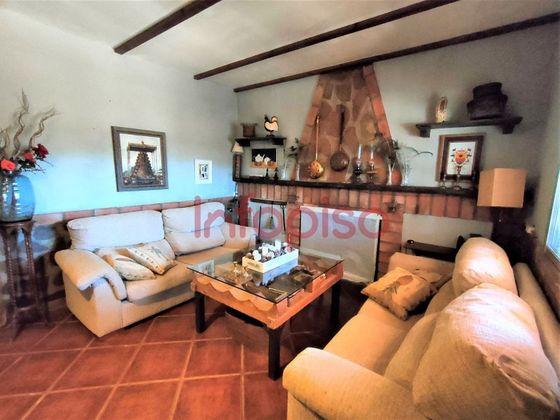 Foto 2 de Casa en venta en Valdepeñas de 3 habitaciones con terraza y piscina